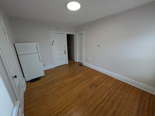 Building Photo - 29 Strathallan Park