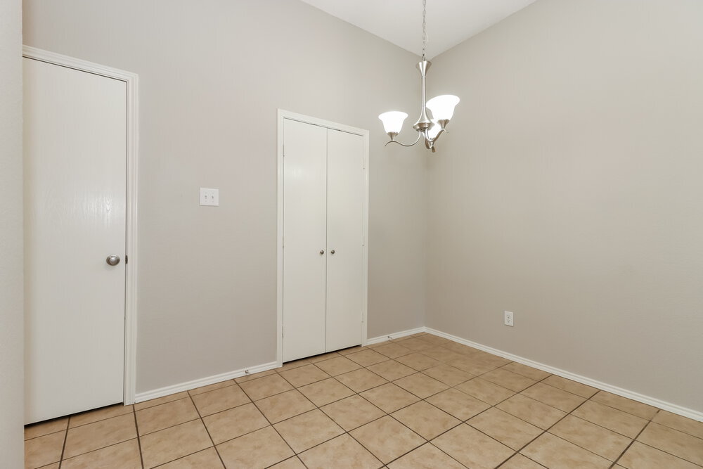 Building Photo - 816 Beaver Creek Dr