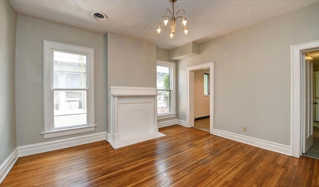 Building Photo - 1427 1/2 Bryden Road Unit