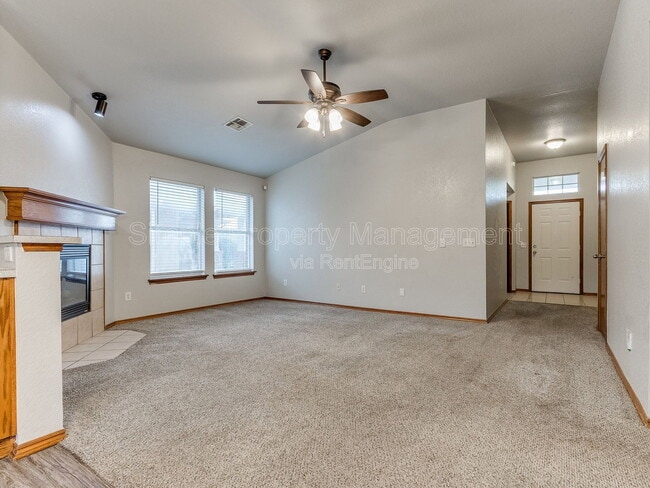 Building Photo - 3221 SW 103rd Pl