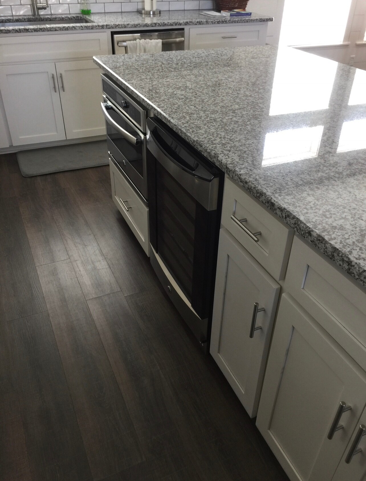 Built in microwave and wine fridge - 14890 Granada Dr