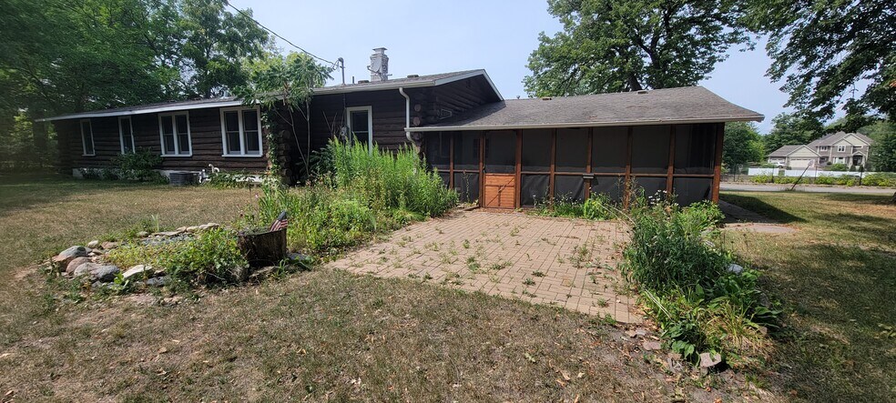 Building Photo - 19101 Delton Ave