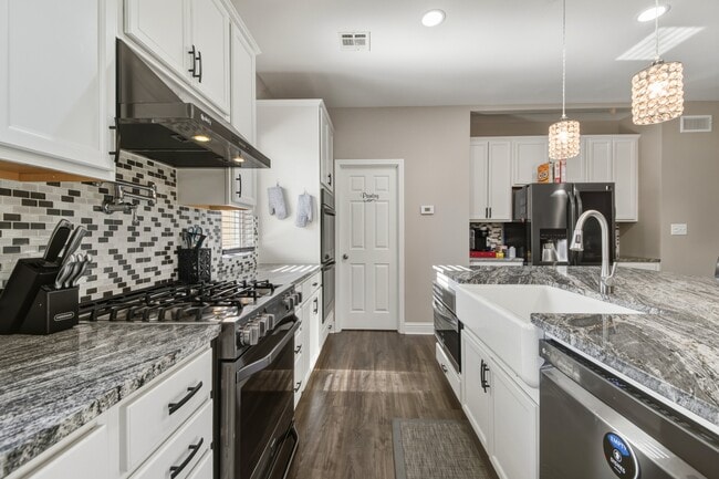 Building Photo - 213 E Peck Blvd