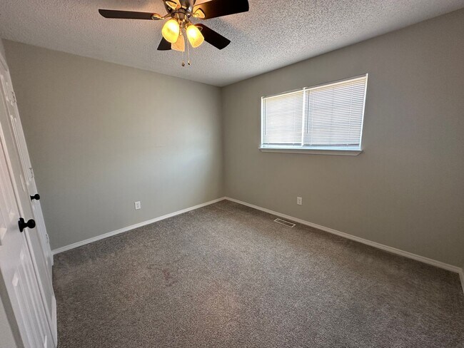Building Photo - 3401 SW Landau Ct