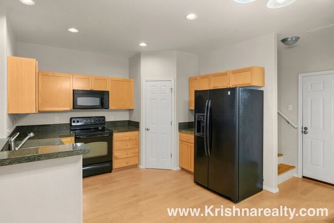 Building Photo - Lovely Home In A Excellent Location! 2 Bedrm 2.5 Bath in Arbor Reserve **PET FRIENDLY! & INTERNET...