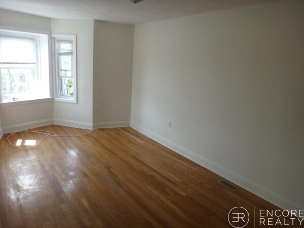 Building Photo - 147 Marcella St