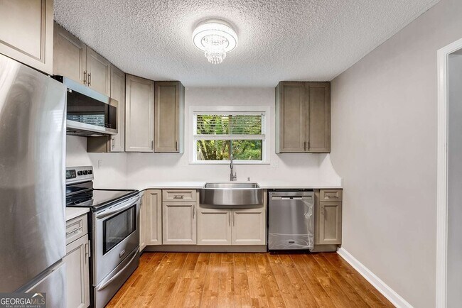 Building Photo - 9745 Loblolly Ln