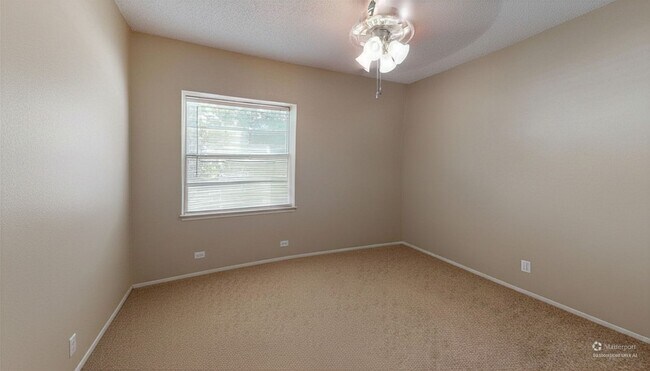 Building Photo - 1303 Wales Dr