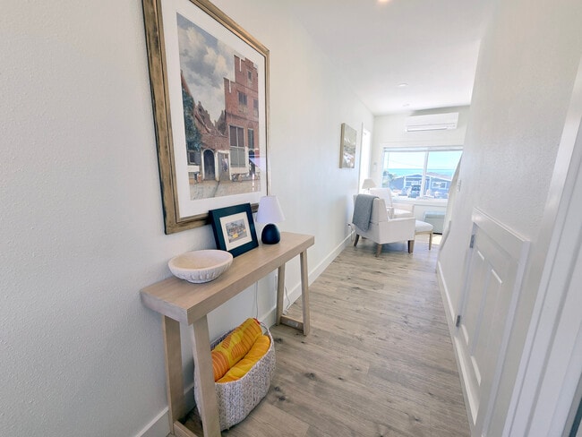 Building Photo - 121 S Miller St