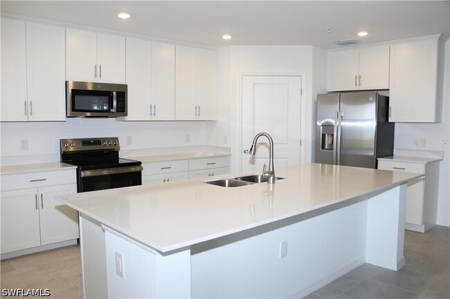 Building Photo - 5661 Melbourne Ct