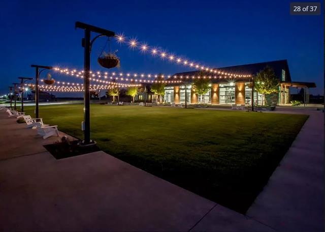 Building Photo - 420 4th St