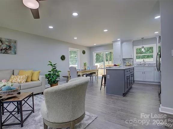 Building Photo - 1208 Fontana Ave