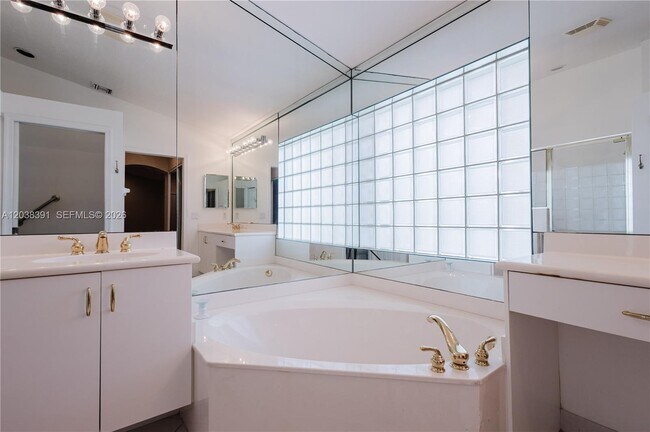 Building Photo - 7577 Caprio Dr