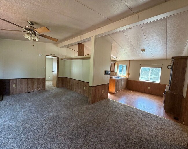 Building Photo - 3 bedroom 2 bath manufactured home in Arlington