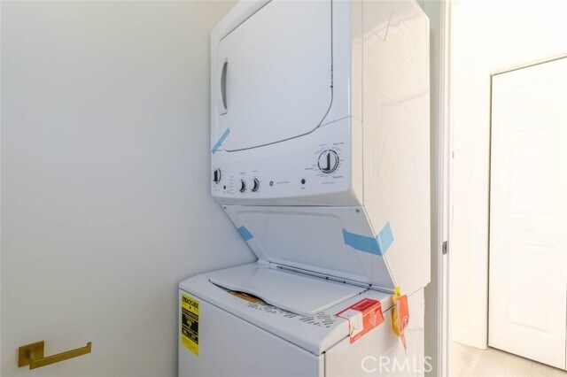 Building Photo - 17426 Roscoe Blvd