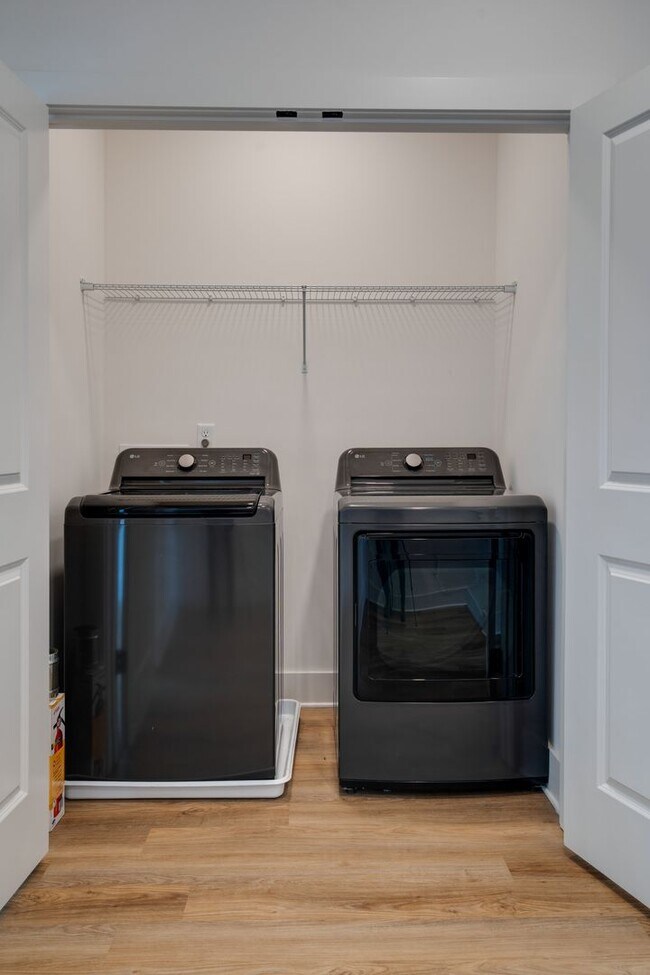 Building Photo - Madison new construction in gated community, pet friendly, 2 car garage, $500 off first month's rent