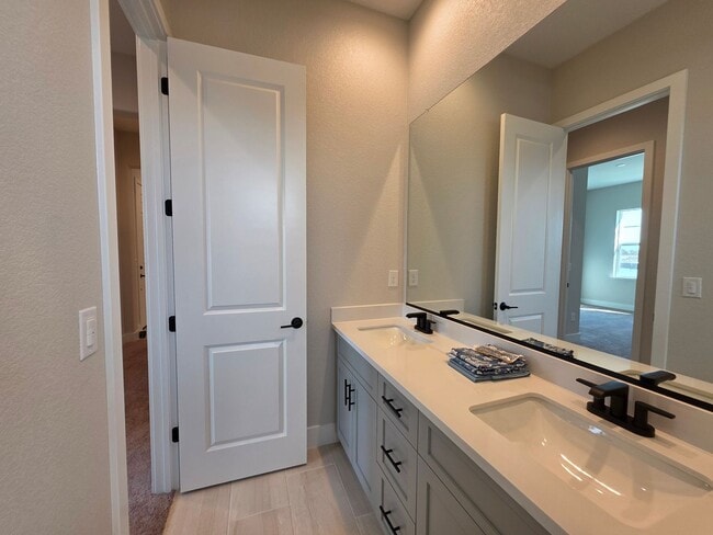 Building Photo - New construction 3 bedroom in Lodi!