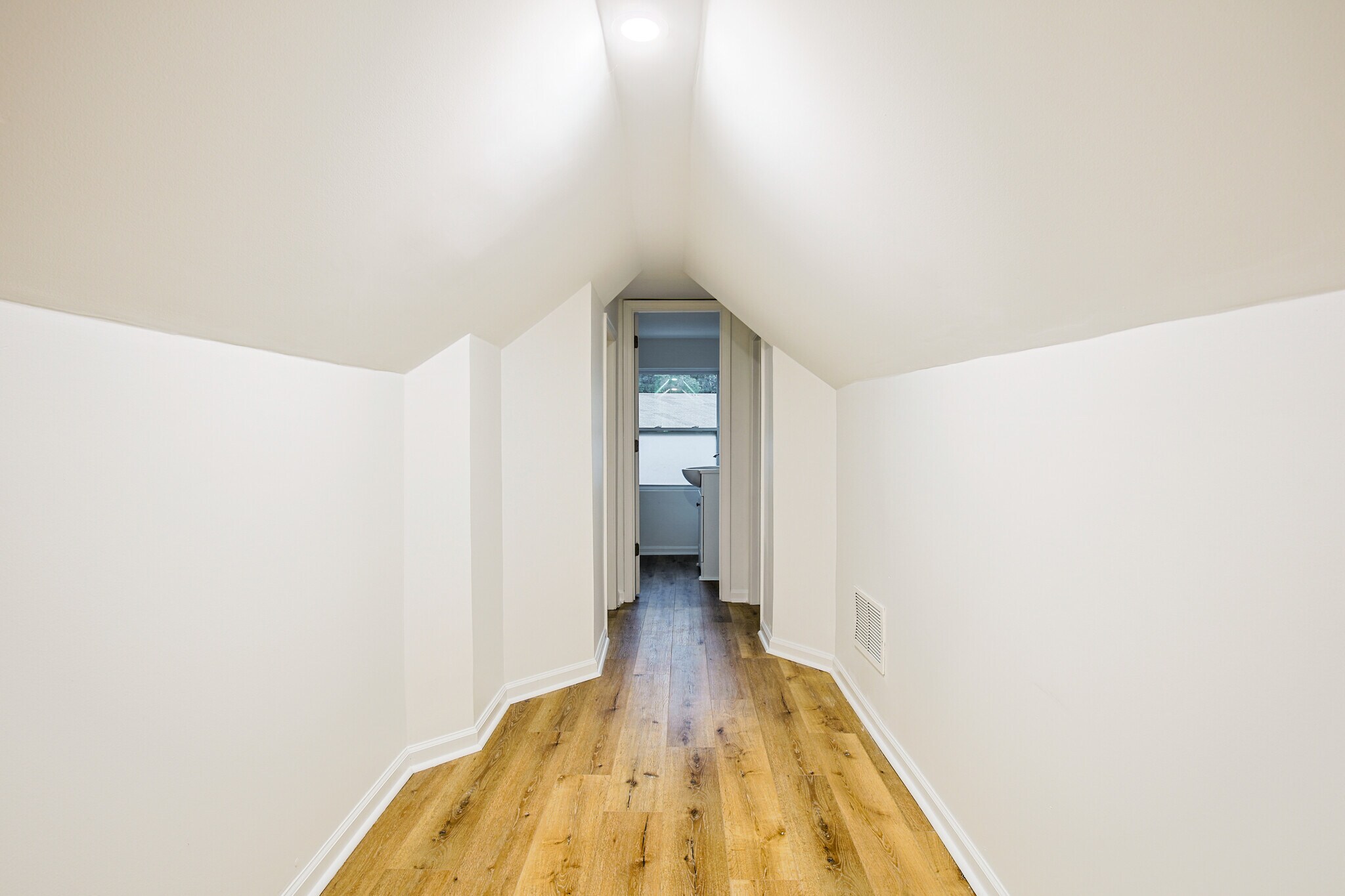 Building Photo - 1170 Niles Ave NW