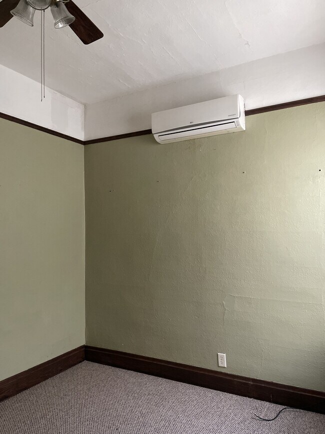 Building Photo - Sunflower Estate LLC