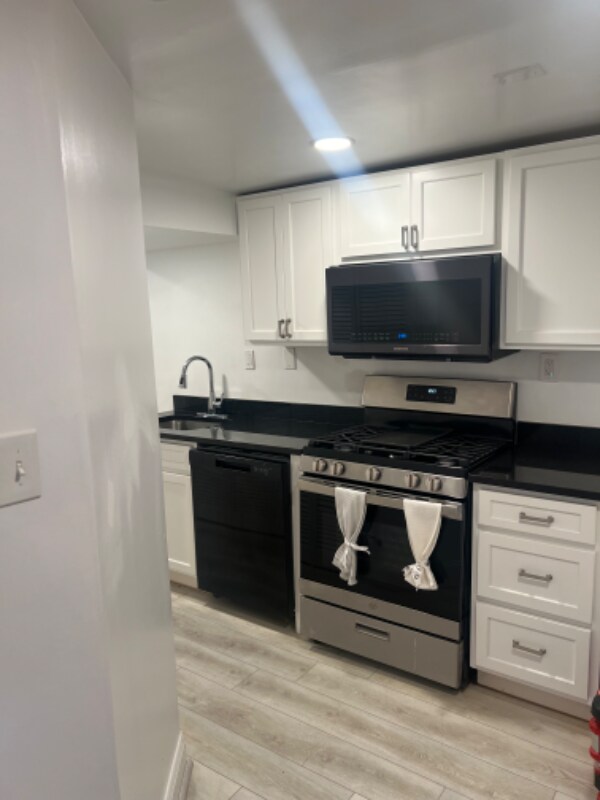 Building Photo - 4801 Oliver St