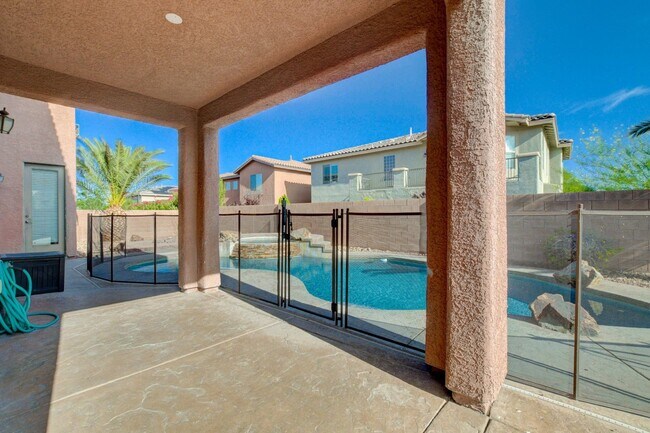 Building Photo - Spacious 5-Bedroom, 2 Story Pool Home in G...