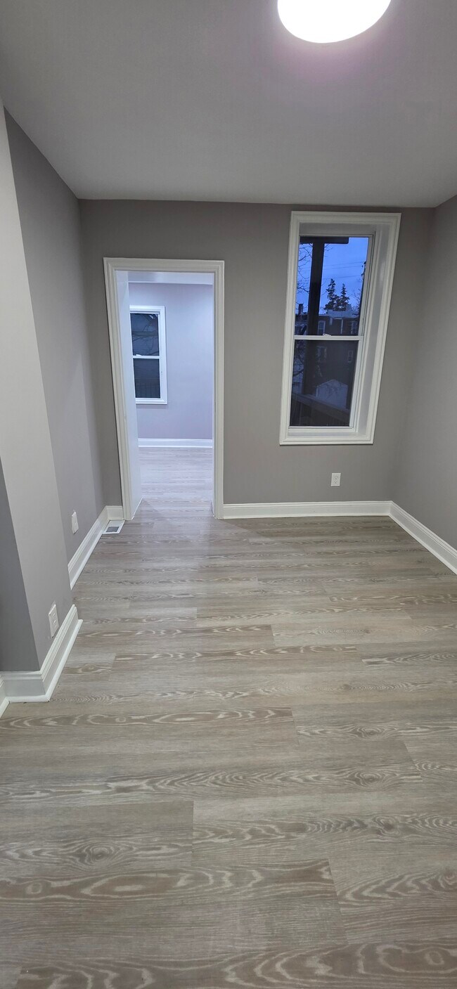 Building Photo - 2461 Shirley Ave