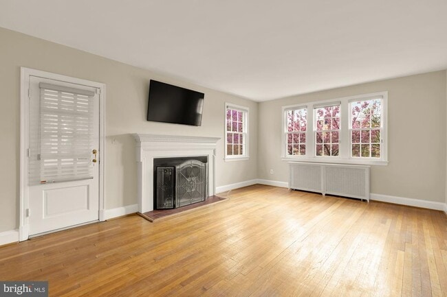 Building Photo - 4809 Wellington Dr