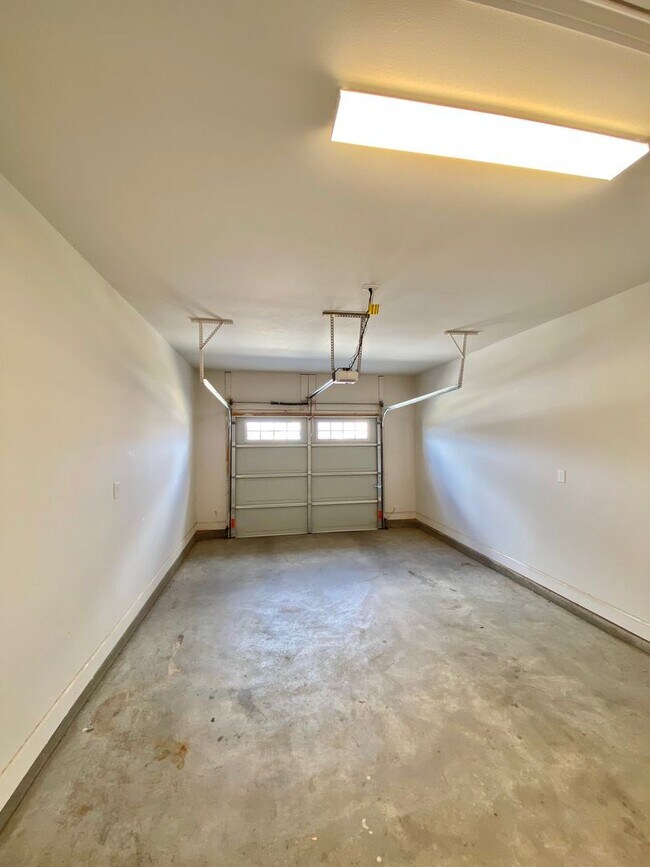 Building Photo - 1703 102nd St
