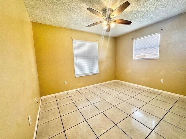 Building Photo - 2143 St Marteen Ct