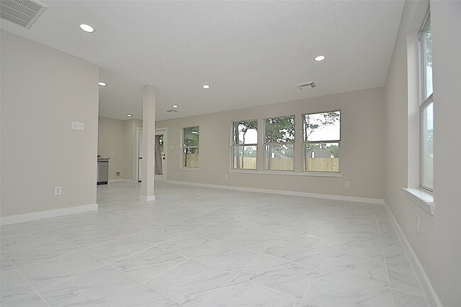 Building Photo - 631 Aweigh Dr