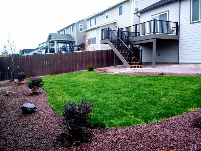 Building Photo - Immaculate 4 Bed 4 Bath Home in School Dis...