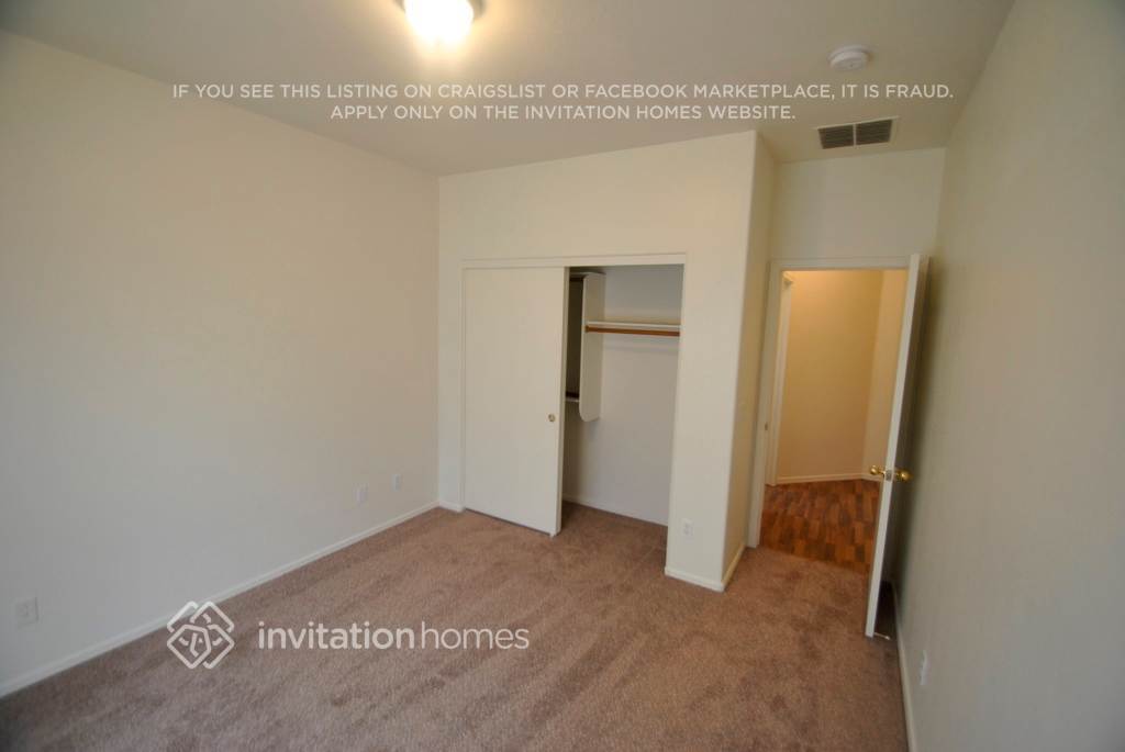 Building Photo - 13315 W Crocus Dr
