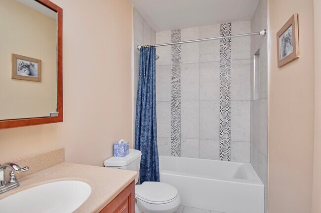 Building Photo - 14579 Canalview Dr