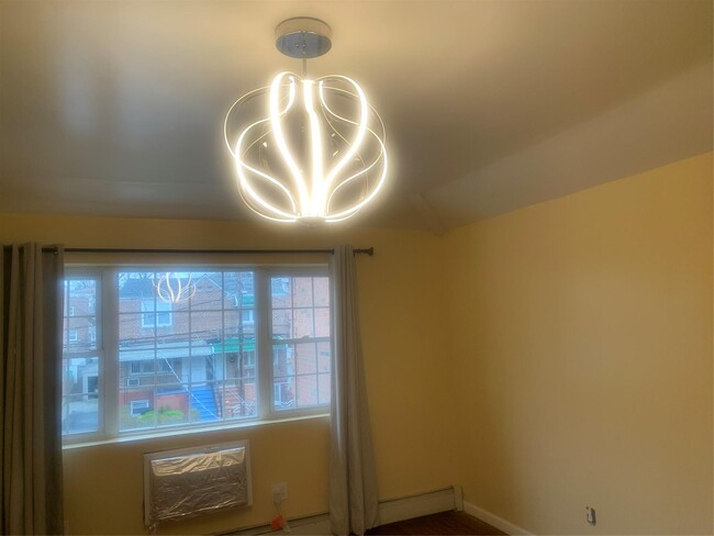 Building Photo - 4147 Wilder Ave