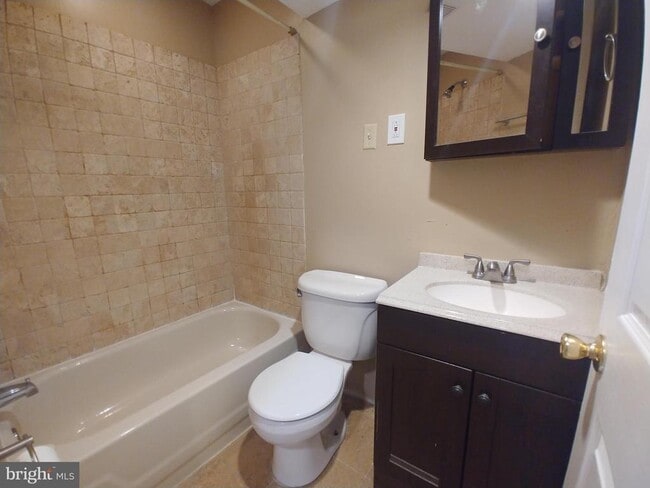 Building Photo - 1508 S Broad St