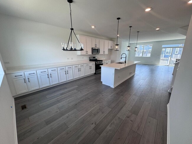 Building Photo - 1526 Albany St