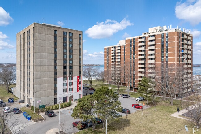 Building Photo - Riverview Manor Apartments