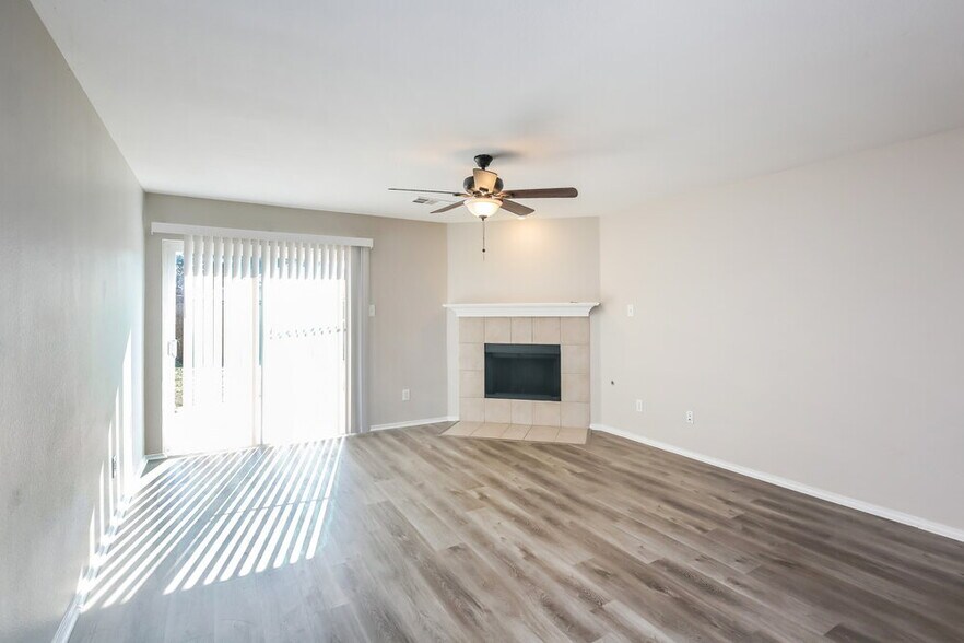 Building Photo - 2847 Park Pl Dr