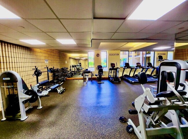 Building Photo - 19355 Turnberry Way