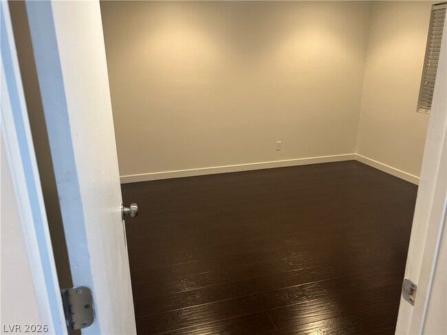 Building Photo - 811 E Oakey Blvd