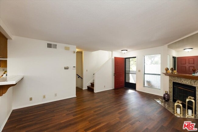 Building Photo - 279 E Glenarm St