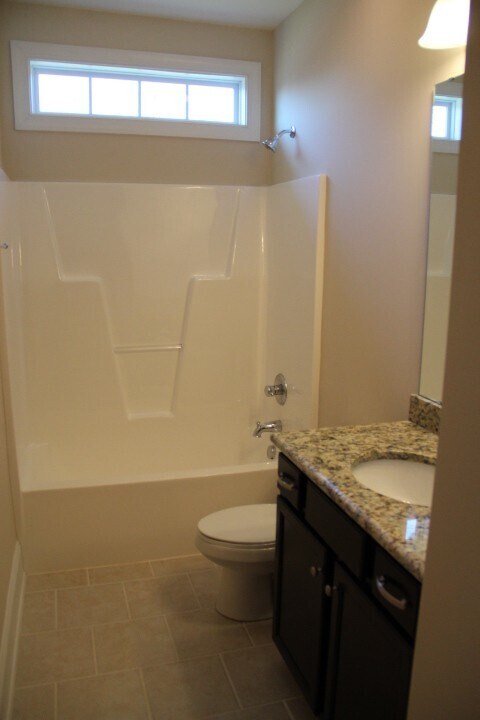 Building Photo - Beautiful move-in ready located in the Mil...