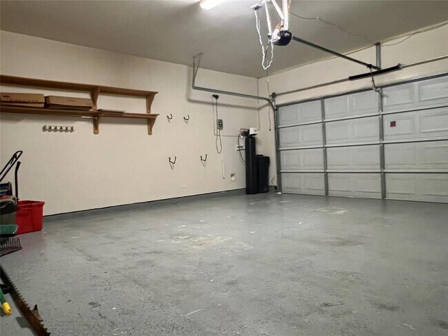 Building Photo - 24511 Springwood Glen Ln