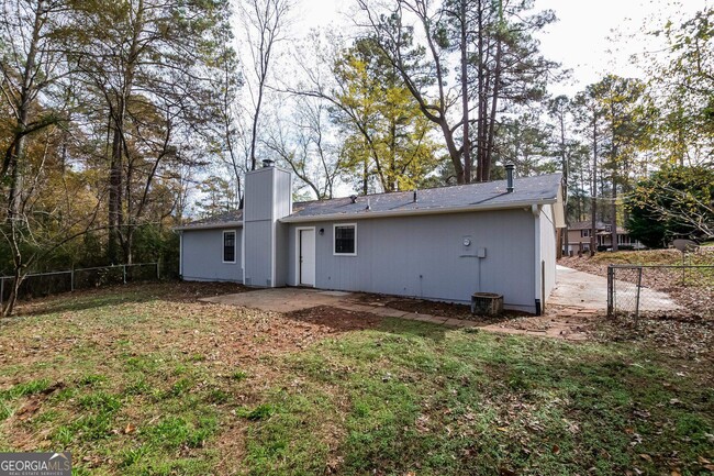 Building Photo - 1824 Merry Oak Rd SW