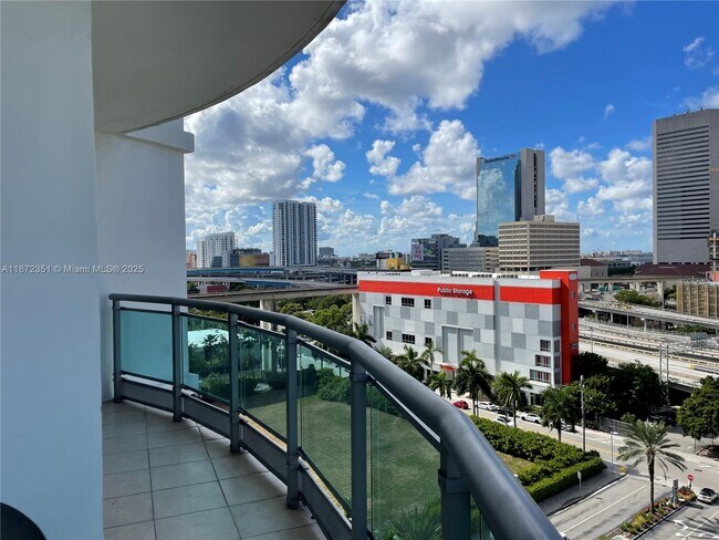 Building Photo - 350 S Miami Ave