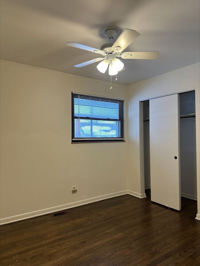 Building Photo - Welcome to this beautiful charming 3-bedroom, 2-bathroom house located in Columbus, OH!