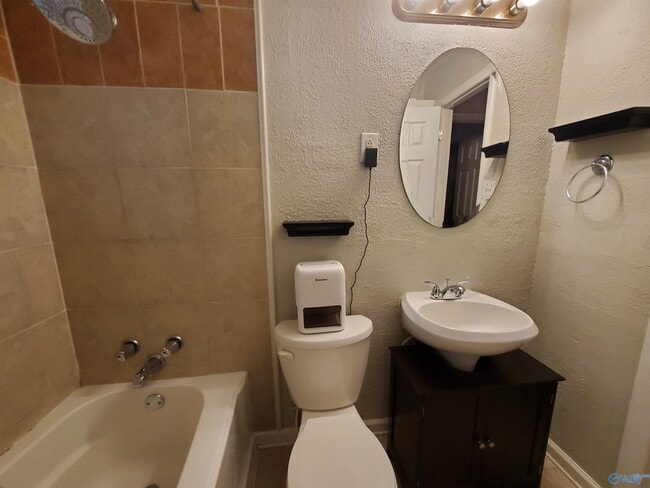 Building Photo - 2248 Norwood Dr NW