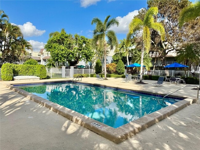 Building Photo - 4600 SW 67th Ave