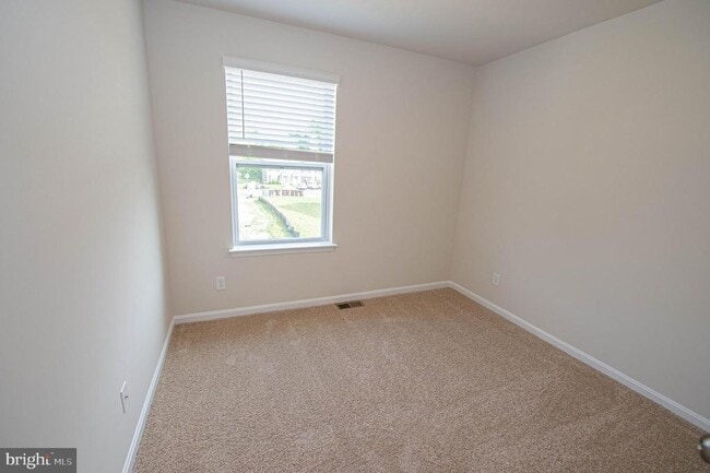 Building Photo - 128 Willowtree Ln