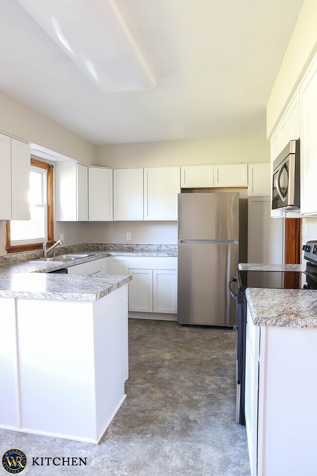 Kitchen - 704 McCullum Ave